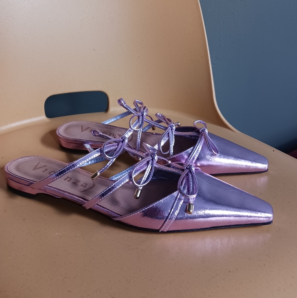 NWOT Vicenza Boulevard Bow Flats Shoes/ Free People. Size US 7, EU 38.